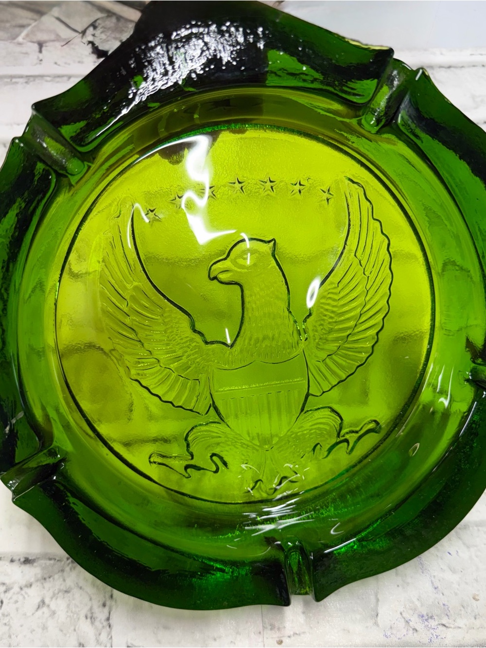 Indiana Glass Emerald Green Eagle Glass Ashtray